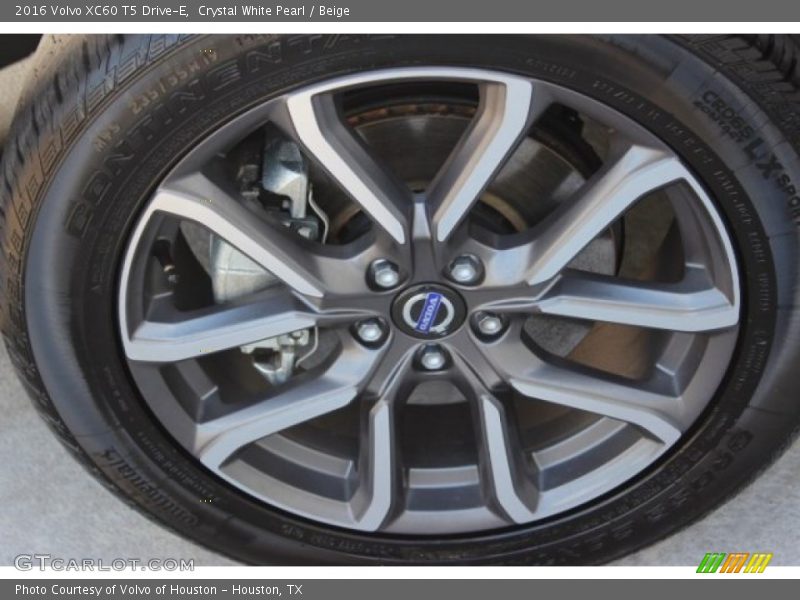 Crystal White Pearl / Beige 2016 Volvo XC60 T5 Drive-E