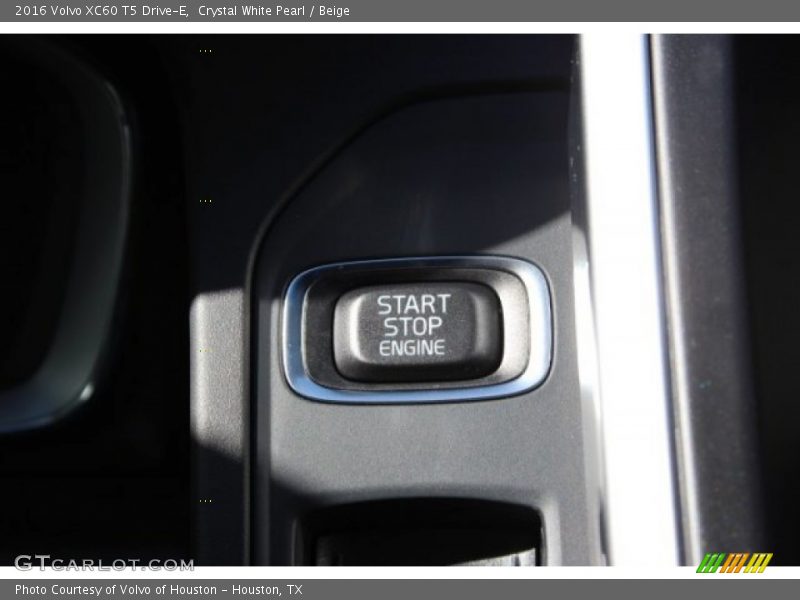 Crystal White Pearl / Beige 2016 Volvo XC60 T5 Drive-E