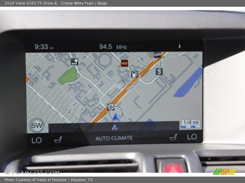 Crystal White Pearl / Beige 2016 Volvo XC60 T5 Drive-E