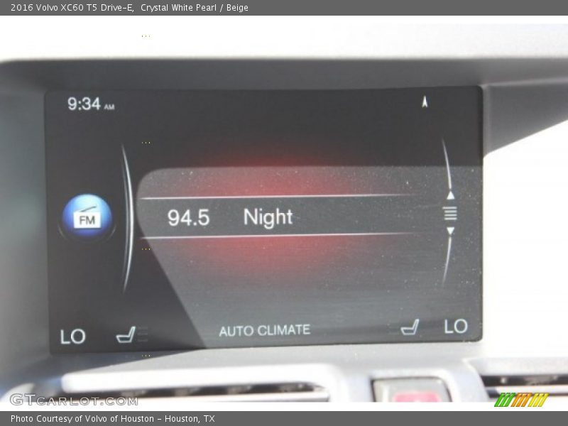 Crystal White Pearl / Beige 2016 Volvo XC60 T5 Drive-E
