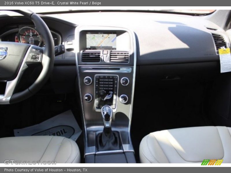 Crystal White Pearl / Beige 2016 Volvo XC60 T5 Drive-E