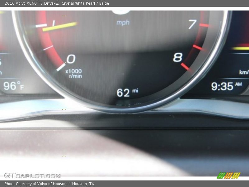 Crystal White Pearl / Beige 2016 Volvo XC60 T5 Drive-E