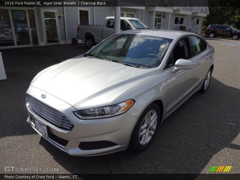 Ingot Silver Metallic / Charcoal Black 2016 Ford Fusion SE