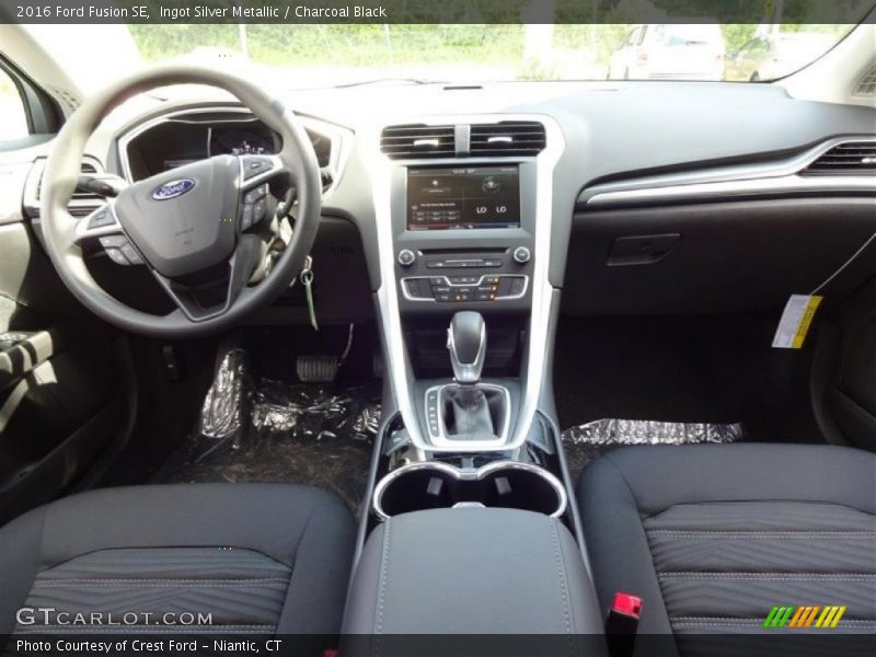 Ingot Silver Metallic / Charcoal Black 2016 Ford Fusion SE