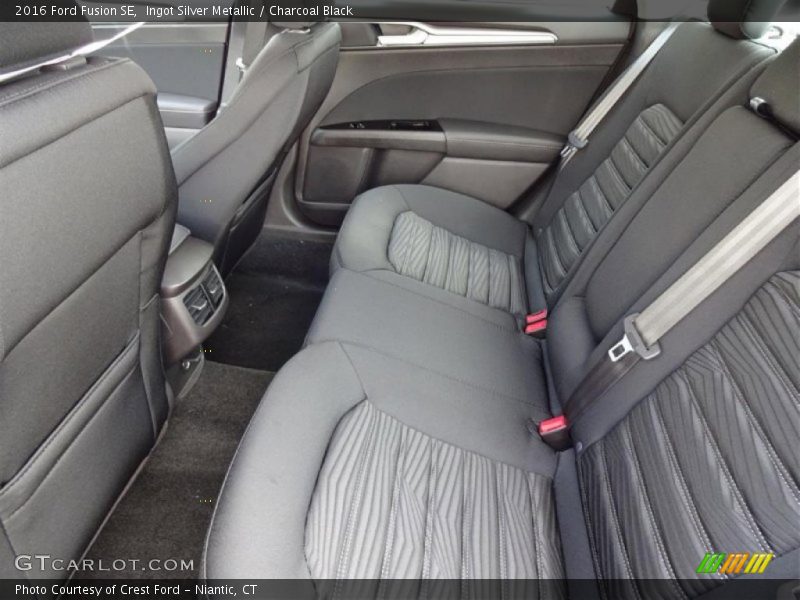 Ingot Silver Metallic / Charcoal Black 2016 Ford Fusion SE