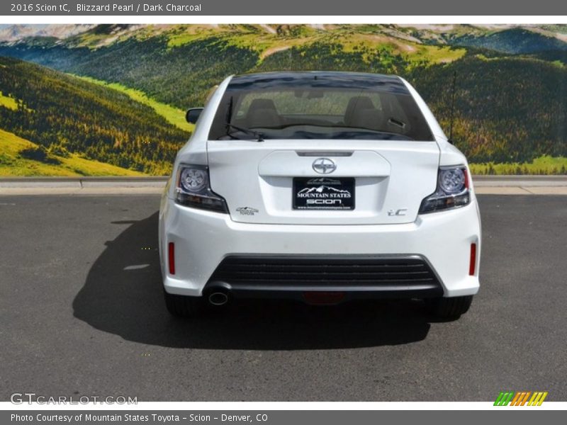 Blizzard Pearl / Dark Charcoal 2016 Scion tC