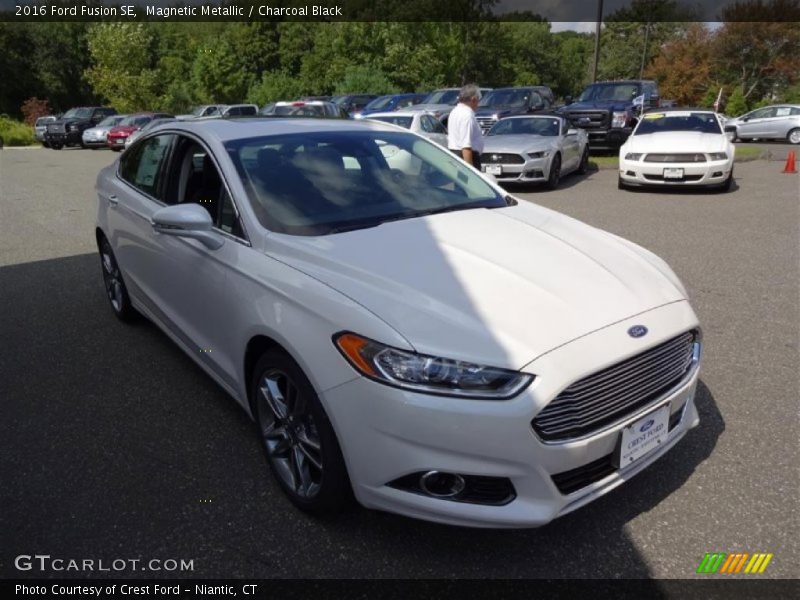 Magnetic Metallic / Charcoal Black 2016 Ford Fusion SE