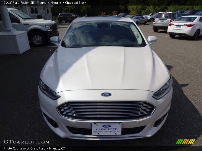 Magnetic Metallic / Charcoal Black 2016 Ford Fusion SE