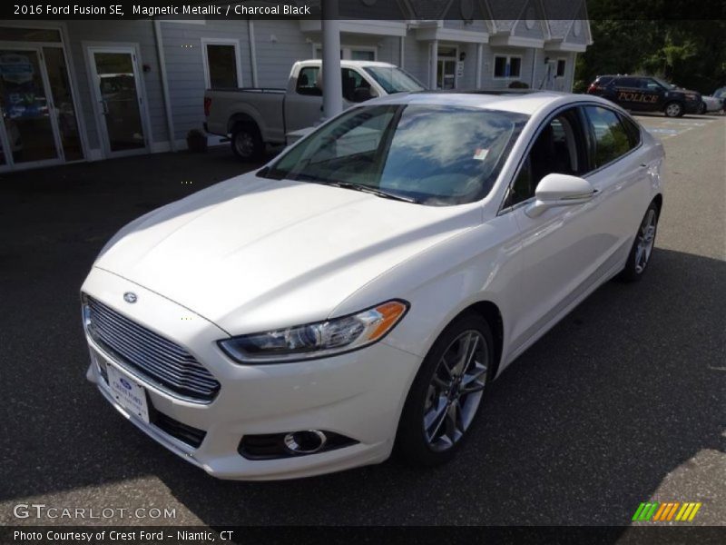 Magnetic Metallic / Charcoal Black 2016 Ford Fusion SE