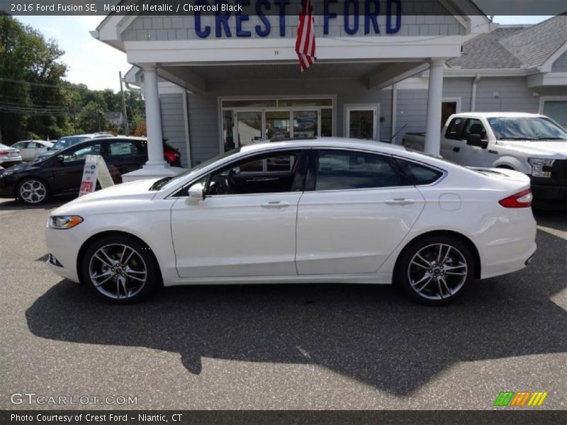 Magnetic Metallic / Charcoal Black 2016 Ford Fusion SE