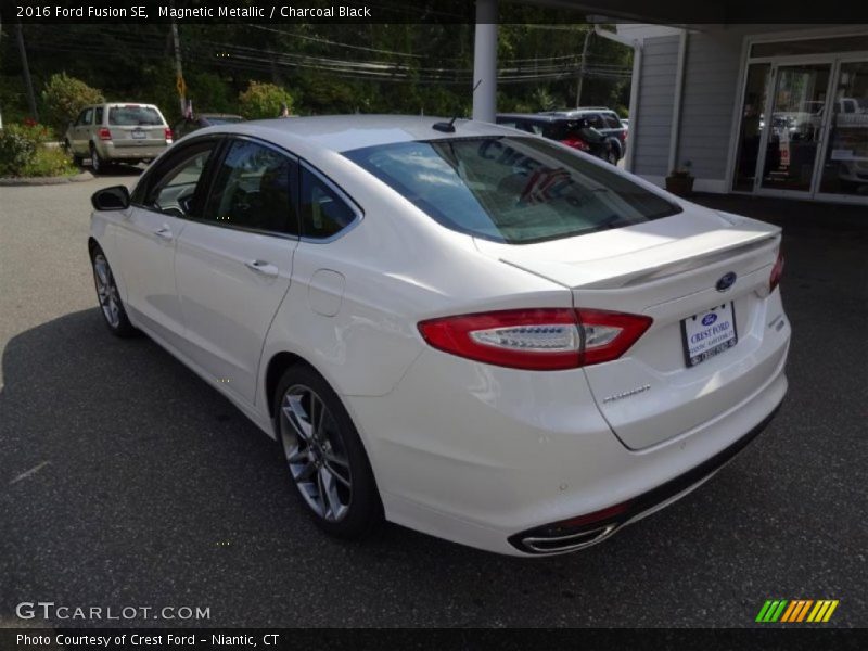 Magnetic Metallic / Charcoal Black 2016 Ford Fusion SE