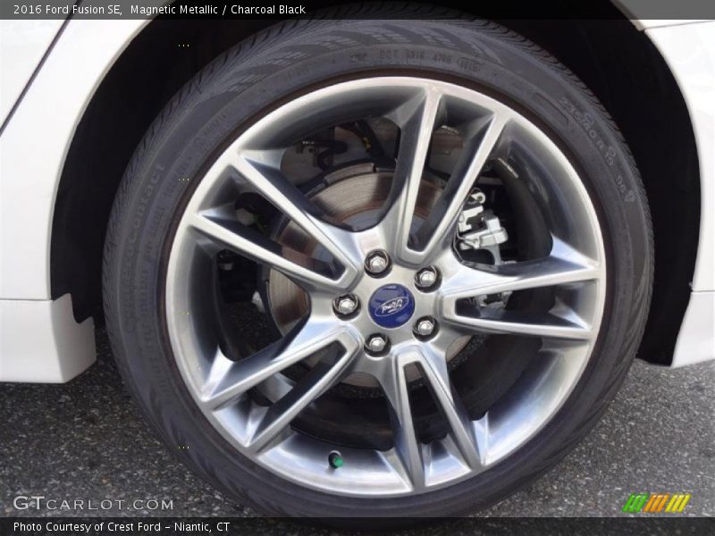 Magnetic Metallic / Charcoal Black 2016 Ford Fusion SE