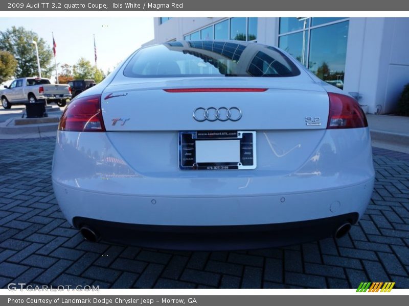 Ibis White / Magma Red 2009 Audi TT 3.2 quattro Coupe