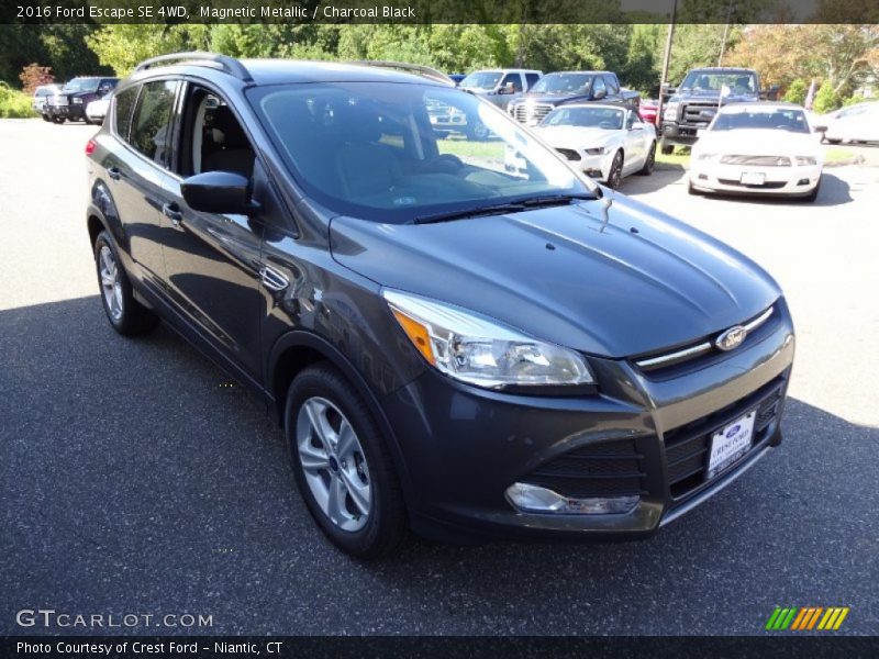 Magnetic Metallic / Charcoal Black 2016 Ford Escape SE 4WD