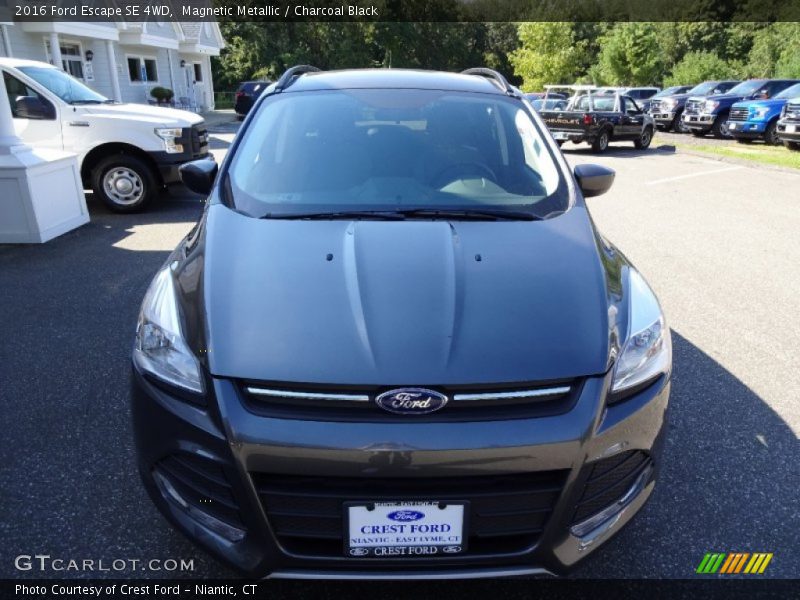 Magnetic Metallic / Charcoal Black 2016 Ford Escape SE 4WD