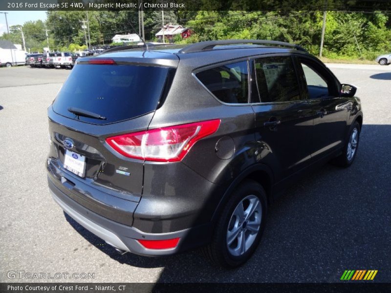 Magnetic Metallic / Charcoal Black 2016 Ford Escape SE 4WD