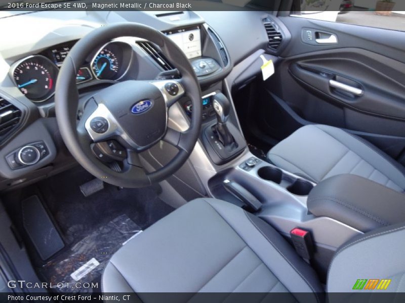Magnetic Metallic / Charcoal Black 2016 Ford Escape SE 4WD