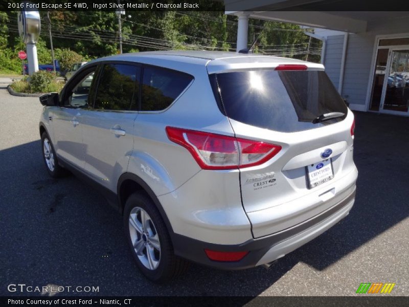Ingot Silver Metallic / Charcoal Black 2016 Ford Escape SE 4WD