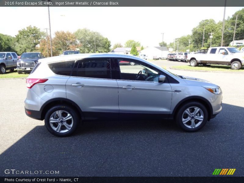 Ingot Silver Metallic / Charcoal Black 2016 Ford Escape SE 4WD