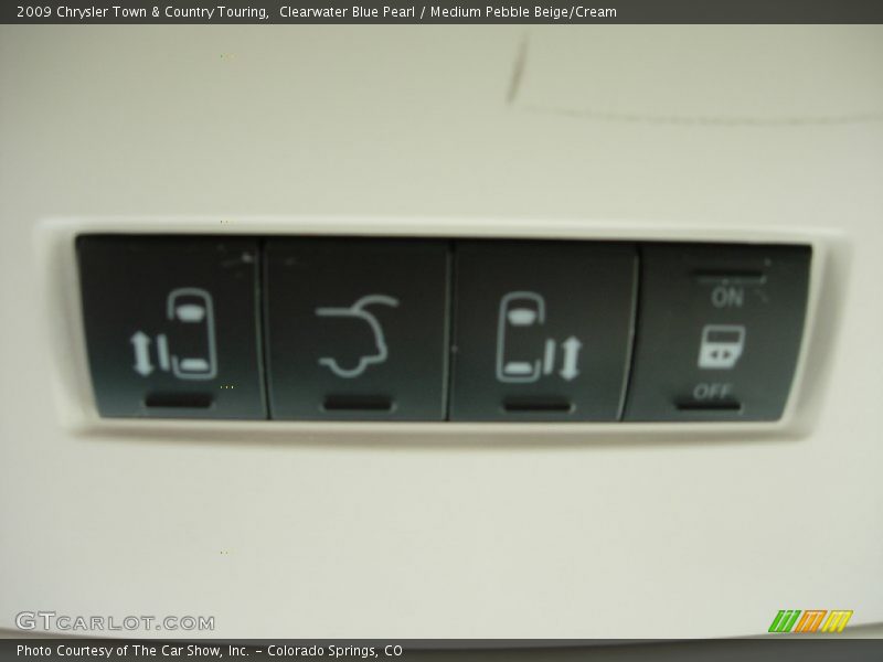 Clearwater Blue Pearl / Medium Pebble Beige/Cream 2009 Chrysler Town & Country Touring