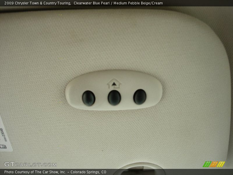 Clearwater Blue Pearl / Medium Pebble Beige/Cream 2009 Chrysler Town & Country Touring