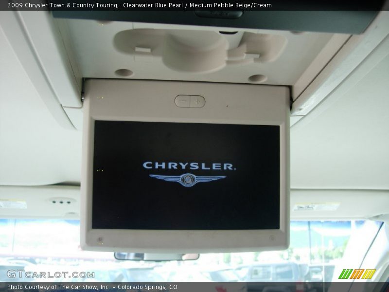 Clearwater Blue Pearl / Medium Pebble Beige/Cream 2009 Chrysler Town & Country Touring