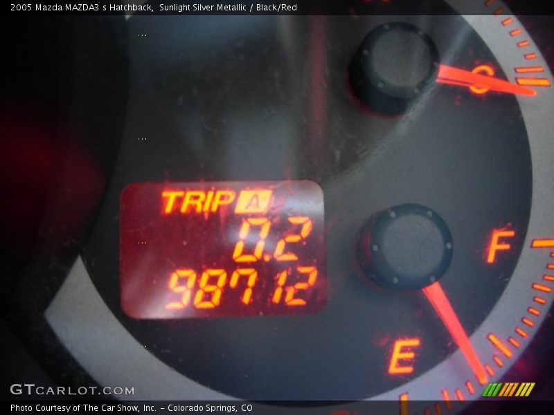 Sunlight Silver Metallic / Black/Red 2005 Mazda MAZDA3 s Hatchback