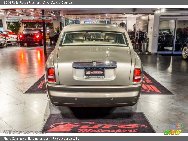 Silver Sand / Oatmeal 2004 Rolls-Royce Phantom