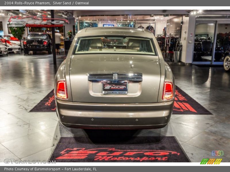 Silver Sand / Oatmeal 2004 Rolls-Royce Phantom
