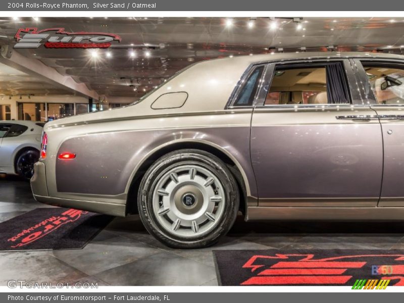 Silver Sand / Oatmeal 2004 Rolls-Royce Phantom