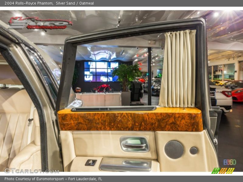 Silver Sand / Oatmeal 2004 Rolls-Royce Phantom