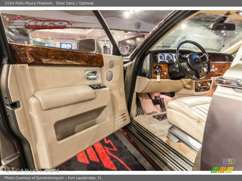 Silver Sand / Oatmeal 2004 Rolls-Royce Phantom
