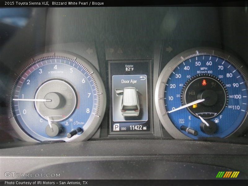 Blizzard White Pearl / Bisque 2015 Toyota Sienna XLE