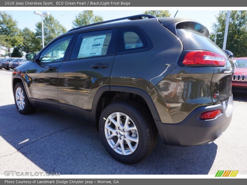 ECO Green Pearl / Black/Light Frost Beige 2016 Jeep Cherokee Sport