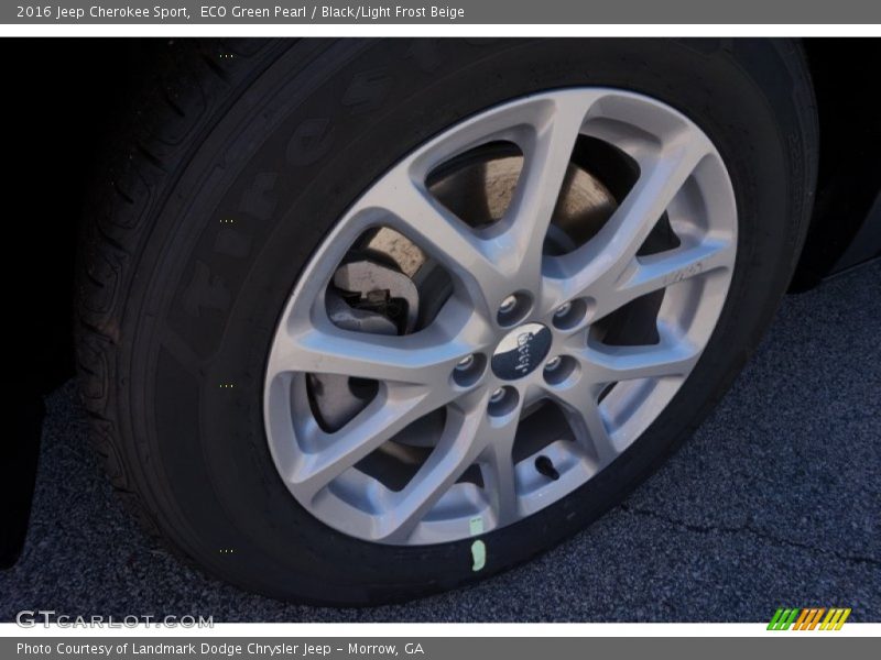 ECO Green Pearl / Black/Light Frost Beige 2016 Jeep Cherokee Sport