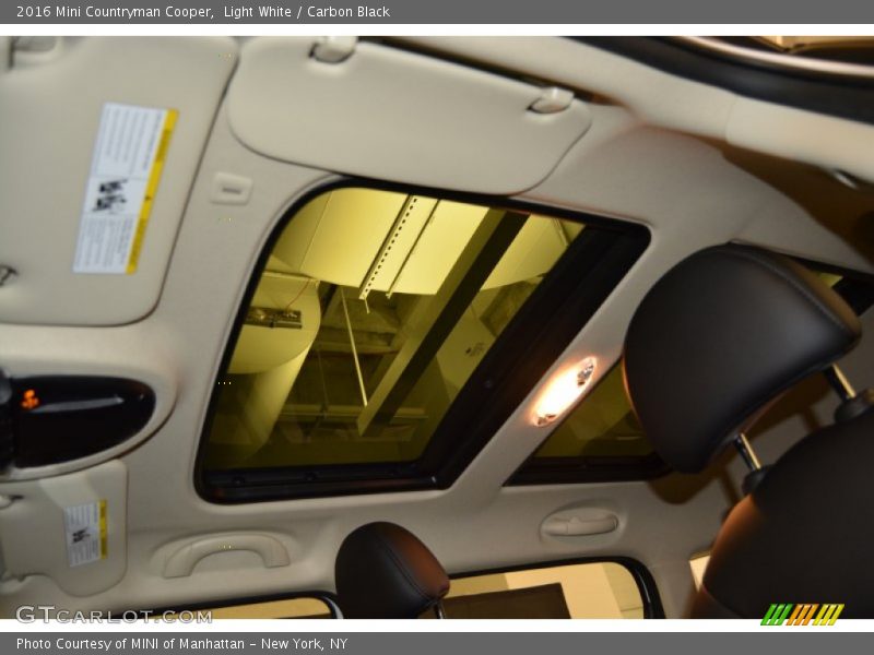 Light White / Carbon Black 2016 Mini Countryman Cooper