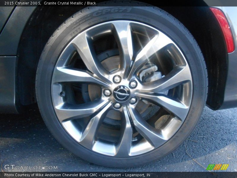 Granite Crystal Metallic / Black 2015 Chrysler 200 S