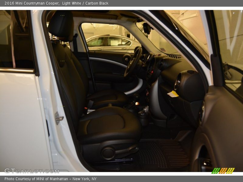 Light White / Carbon Black 2016 Mini Countryman Cooper