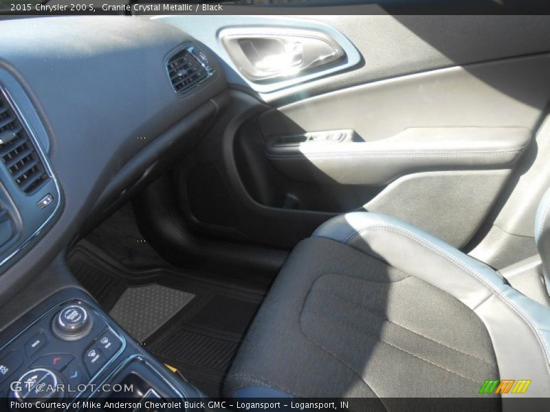 Granite Crystal Metallic / Black 2015 Chrysler 200 S