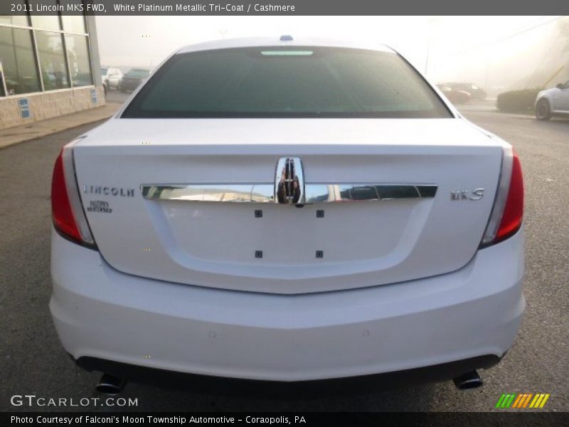 White Platinum Metallic Tri-Coat / Cashmere 2011 Lincoln MKS FWD