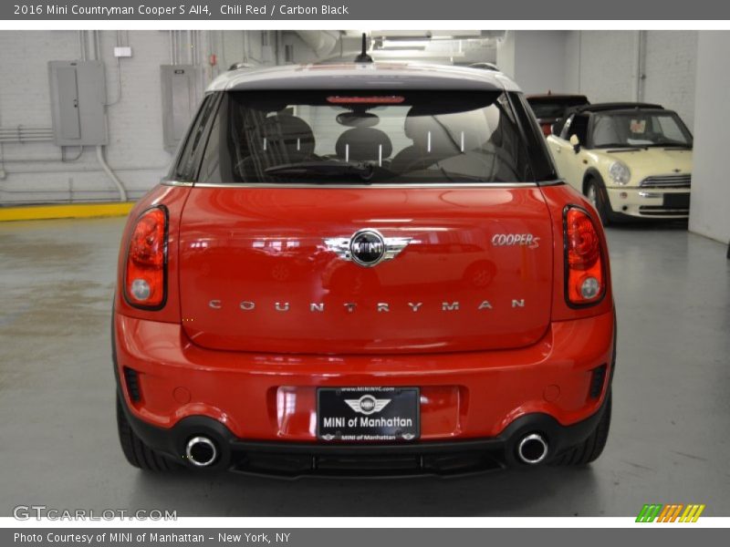 Chili Red / Carbon Black 2016 Mini Countryman Cooper S All4