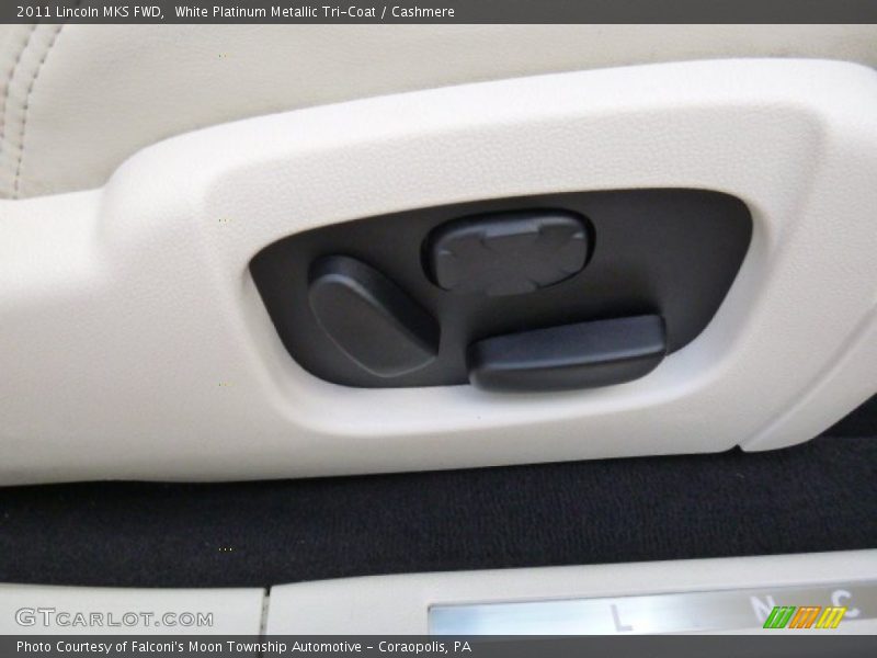 White Platinum Metallic Tri-Coat / Cashmere 2011 Lincoln MKS FWD
