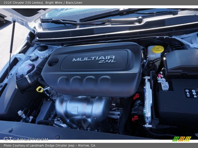 Bright White / Black/Linen 2016 Chrysler 200 Limited