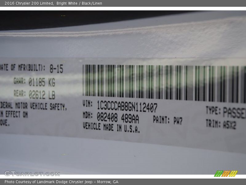 Bright White / Black/Linen 2016 Chrysler 200 Limited