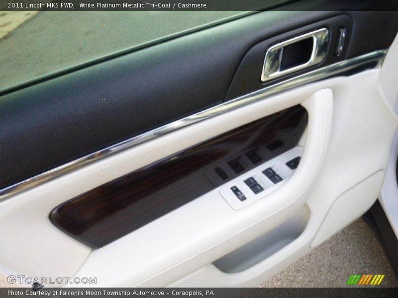 White Platinum Metallic Tri-Coat / Cashmere 2011 Lincoln MKS FWD
