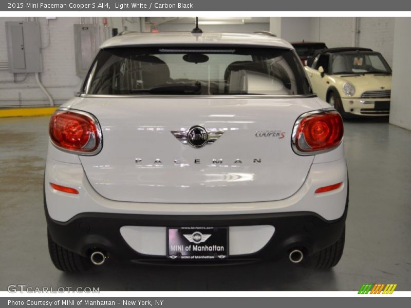 Light White / Carbon Black 2015 Mini Paceman Cooper S All4