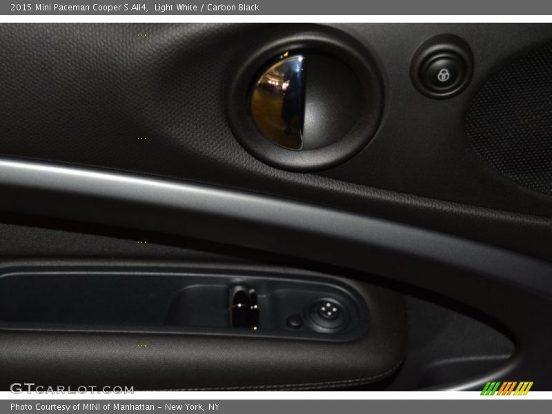 Light White / Carbon Black 2015 Mini Paceman Cooper S All4