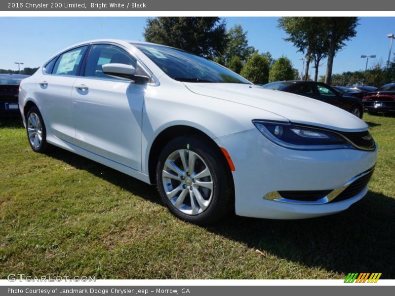 Bright White / Black 2016 Chrysler 200 Limited