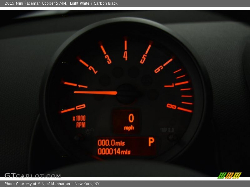 Light White / Carbon Black 2015 Mini Paceman Cooper S All4