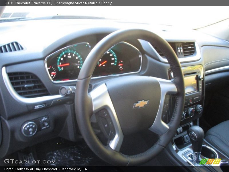 Champagne Silver Metallic / Ebony 2016 Chevrolet Traverse LT